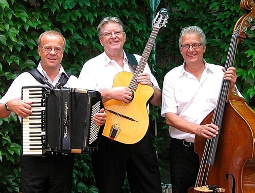 Wiener Heurigenabend mit dem Trio Wien